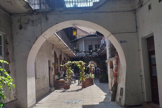 old-town-with-wawel-of-krakow-and-kazimierz