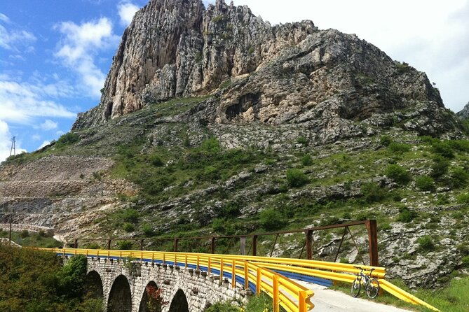 oldtimer-fico-supermini-selfdrive-hinterland-roadtrip