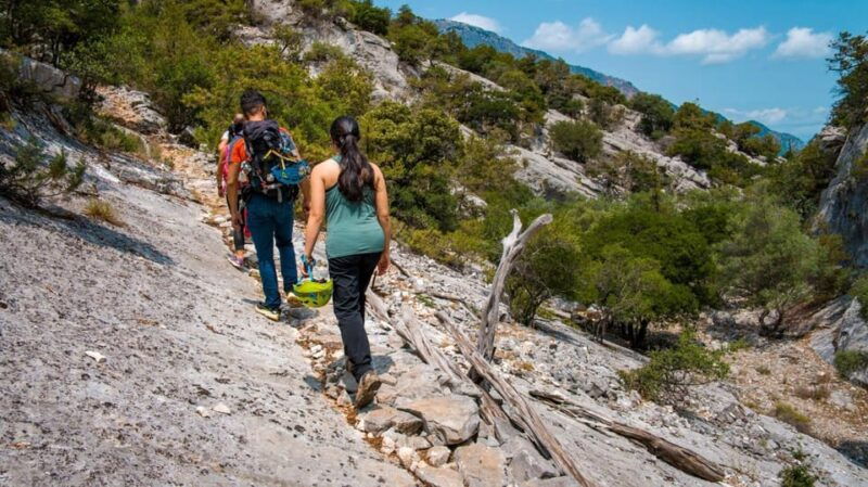 oliena-the-nurre-de-su-hoda-cave-hiking