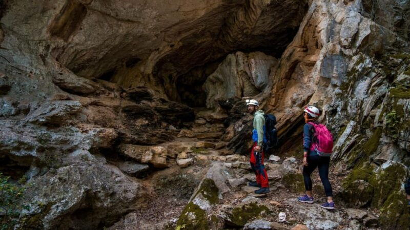 oliena-the-nurre-de-su-hoda-cave-hiking