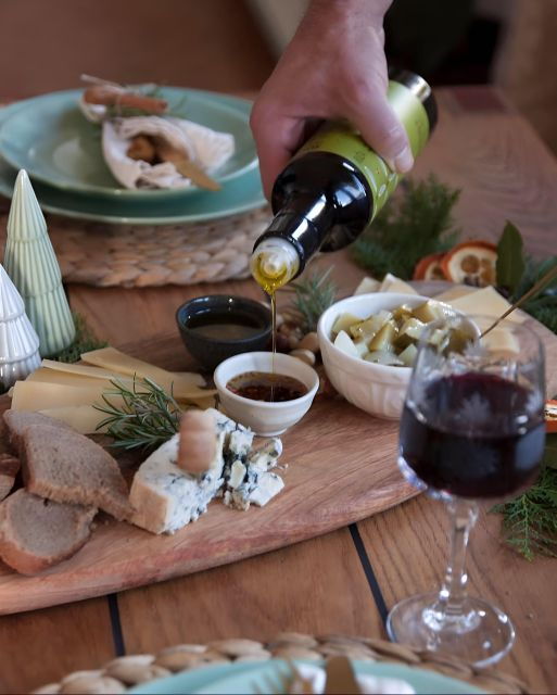 olive-oil-cheese-and-wine-tasting-with-local-expert-3