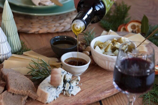 olive-oil-cheese-and-wine-tasting-with-local-expert