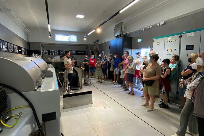 olive-oil-private-tour-and-extra-virgin-olive-oil-tasting-in-altamura-2