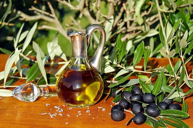 olive-oil-tasting-at-the-mykonian-farm