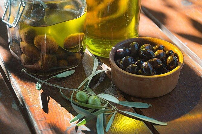 olive-oil-tasting-at-the-mykonian-farm