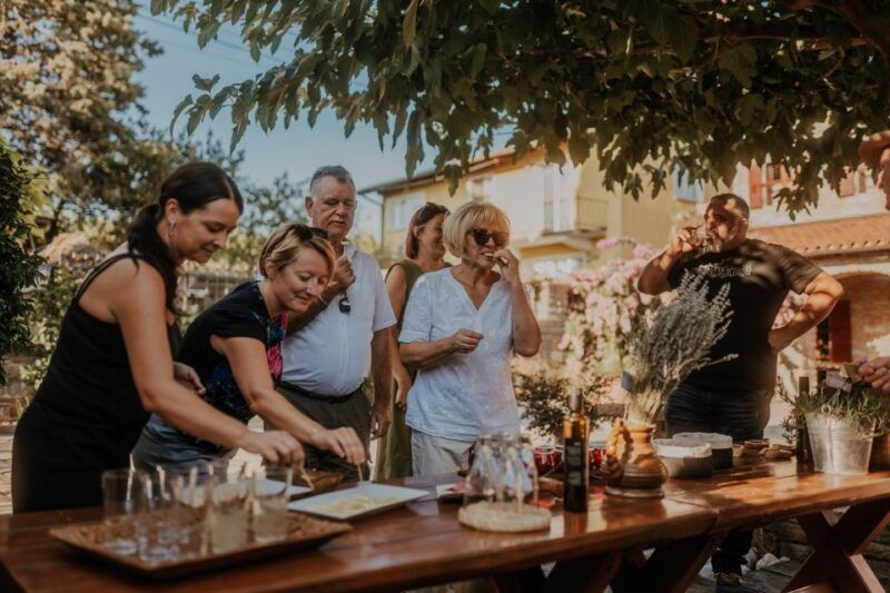 olive-oil-tasting-experience-a-journey-of-flavors-and-aromas