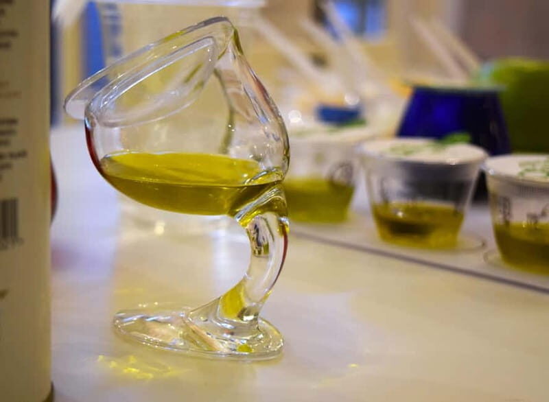 Olive oil tasting & food pairing in Thessaloniki - What You Can Expect During the 1.5-Hour Session