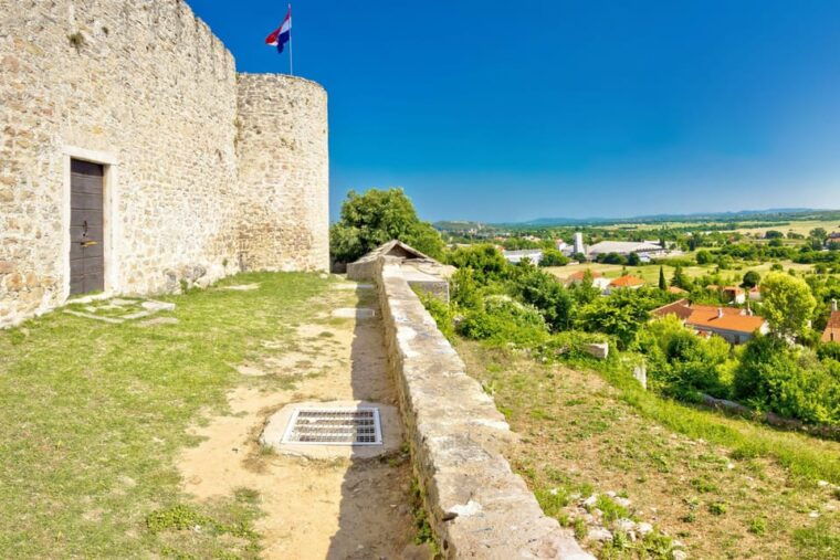 olive-oil-tasting-with-wine-meal-history-kamenjak-np