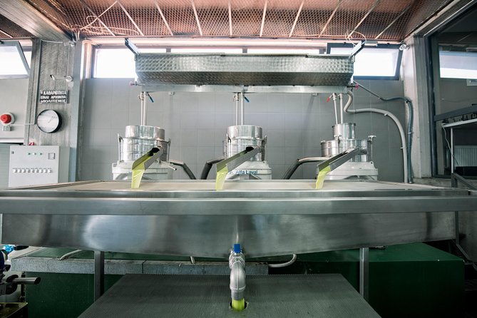 olive-oil-tour-tasting-by-markellos-olive