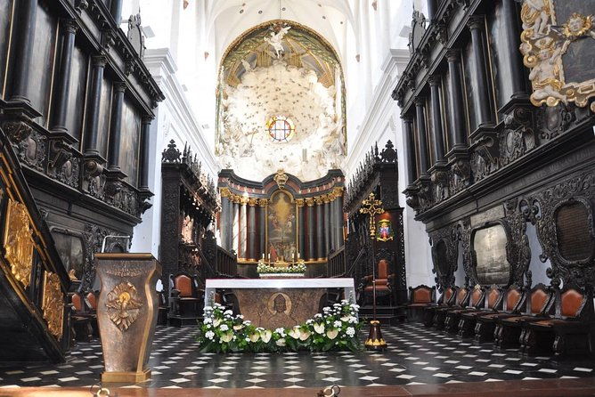 oliwa-cathedral-in-gdansk-trip-to-park-2h-private-trip-by-luxury-car