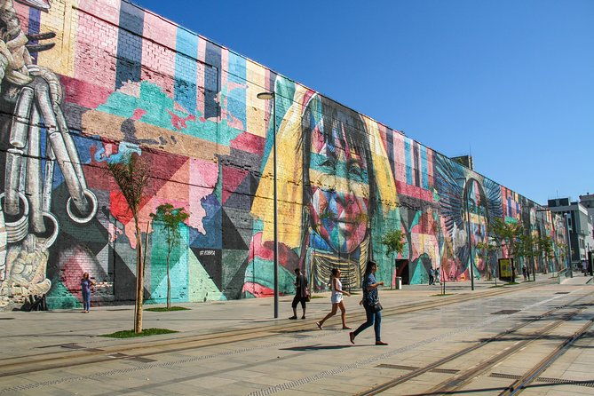 olympic-boulevard-and-museum-of-tomorrow-walking-tour