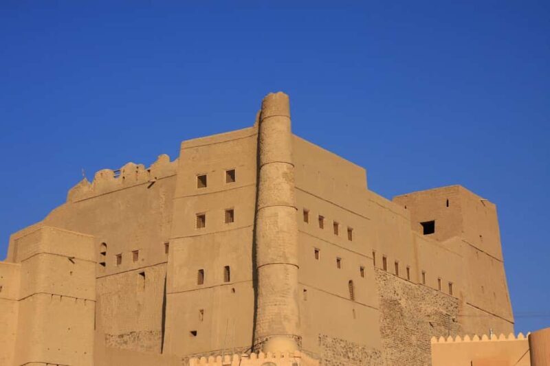 Oman: 5-Day Adventure Tour with Forts, Souqs & Mountains - Key Points