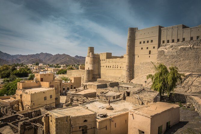 Oman Grand Canyon, Jebel Shams & Nizwa Full Day Tour - The Journey Begins: Scenic Drive and Mountain Views