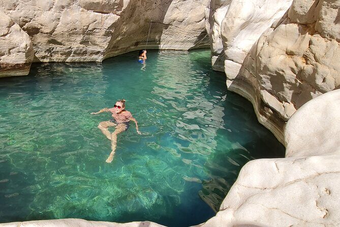 Oman Highlights: Wahiba Sands Desert & Wadi Bani Khalid Tour - Detailed Review of the Oman Highlights Tour