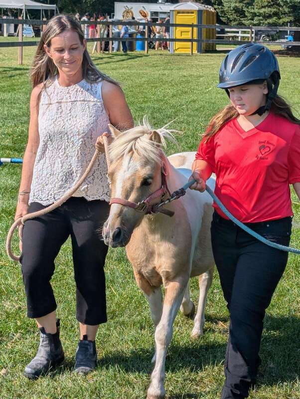 omemee-a-playdate-with-a-pony-2