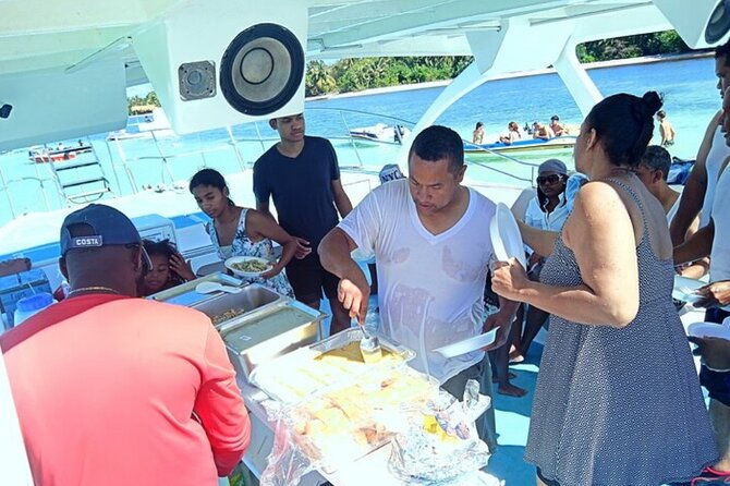 on-catamaran-private-snorkel-adventure-for-groups-in-punta-cana