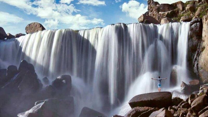 on-the-way-to-pillones-waterfall-excursion-from-arequipa-2