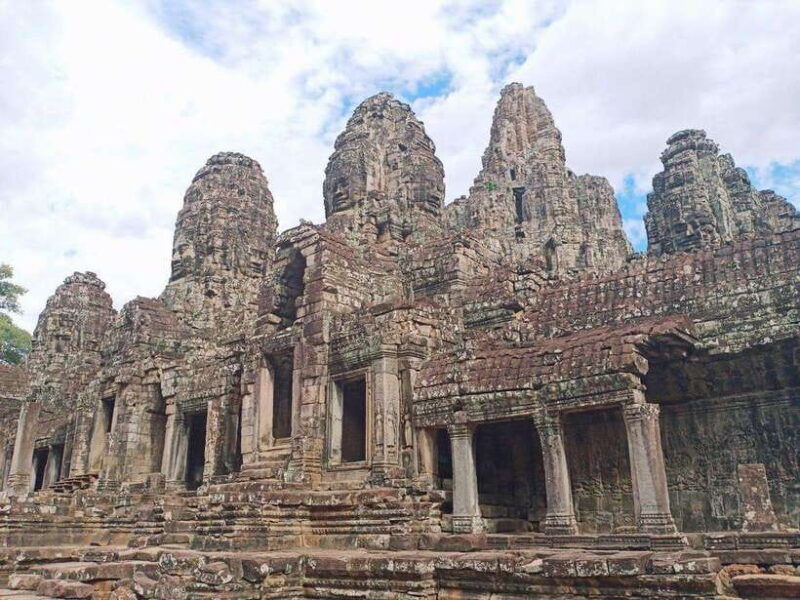 one-day-angkor-wat-trip-with-sunset-on-bakheng-hill