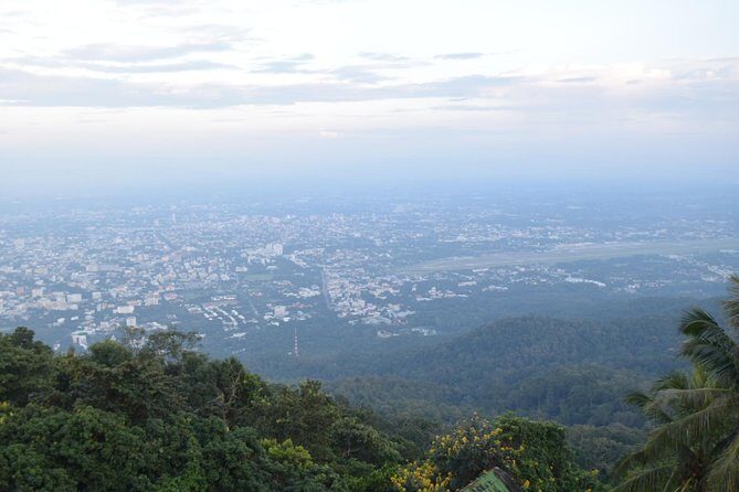 One day Doi Suthep Temple, Longneck hill tribe & Sticky waterfall - What Makes This Tour Stand Out?