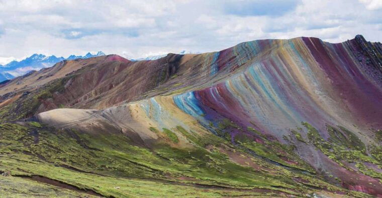 one-day-excursion-splendid-colored-mountain-palcoyo