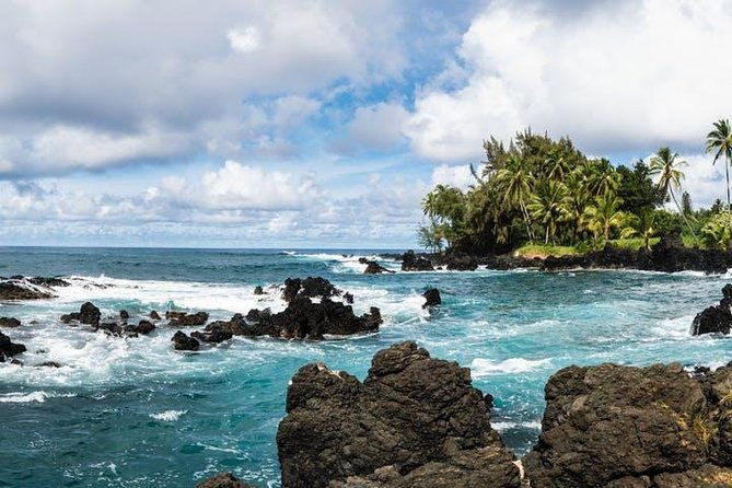 one-day-heavenly-hana-tour-island-hopping-from-oahu-to-maui-2