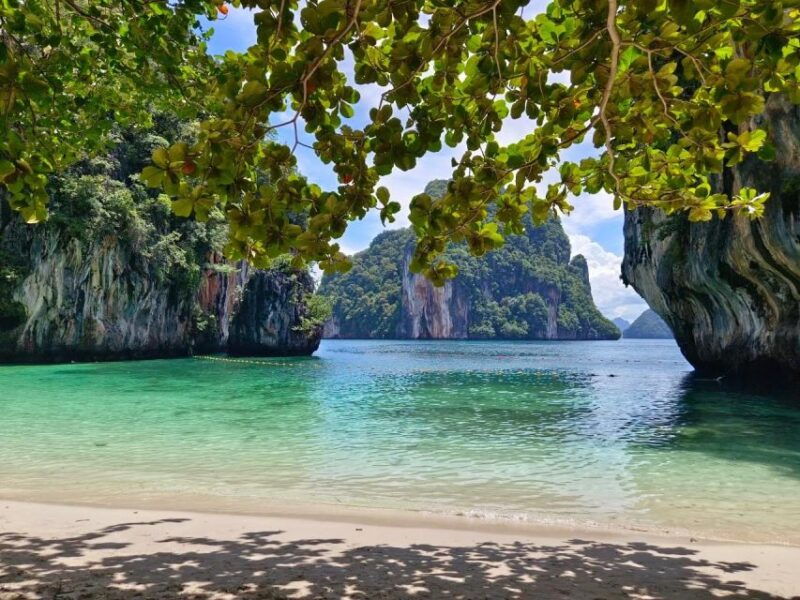 one-day-hong-island-private-by-luxury-vintage-boat