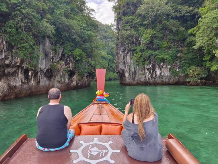 one-day-hong-island-private-by-luxury-vintage-boat