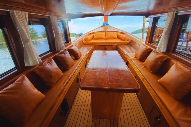 one-day-luxury-vintage-boat-to-jame-bond-from-koh-yao