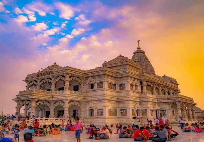 One Day Mathura Vrindavan Tour from Agra with (Guru Ka Taal) - Dwarkadhish Temple: A Colorful Devotional Hub