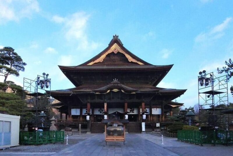 One Day Private Sightseeing tour to Snow Monkey Zenkoji Temp - Key Points