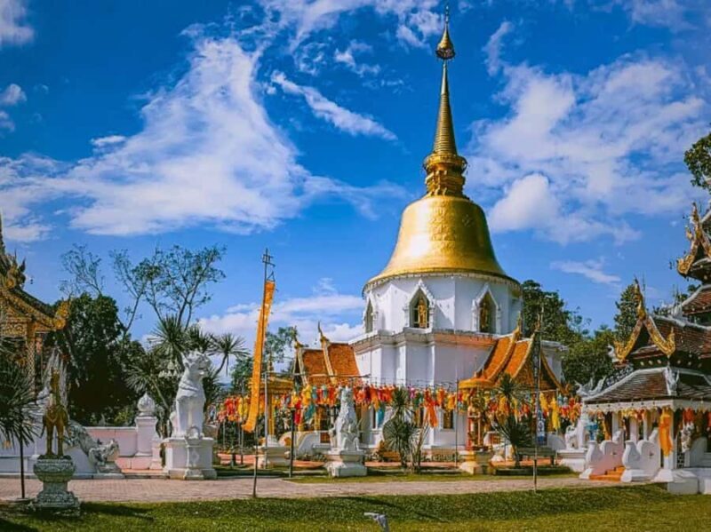 One-Day Private Tour with Driver :Temples & Mae Sa Waterfall - FAQ