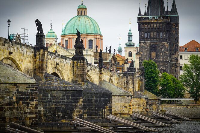one-day-see-it-all-prague-tour-river-boat-cruise-with-pragueway