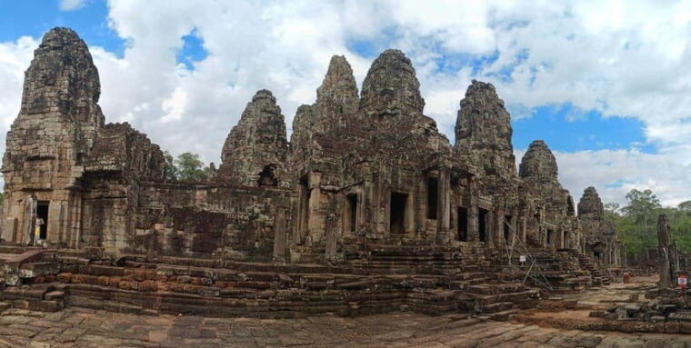 one-day-shared-trip-to-angkor-temples-with-sunset-2