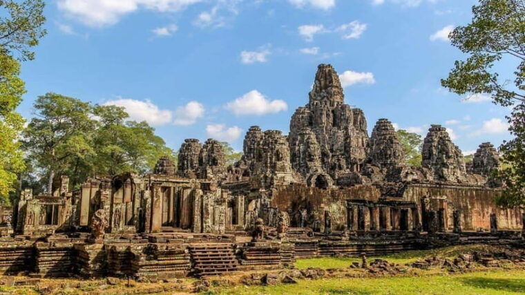 one-day-small-circuit-tour-angkor-wat-bayon-ta-prohm