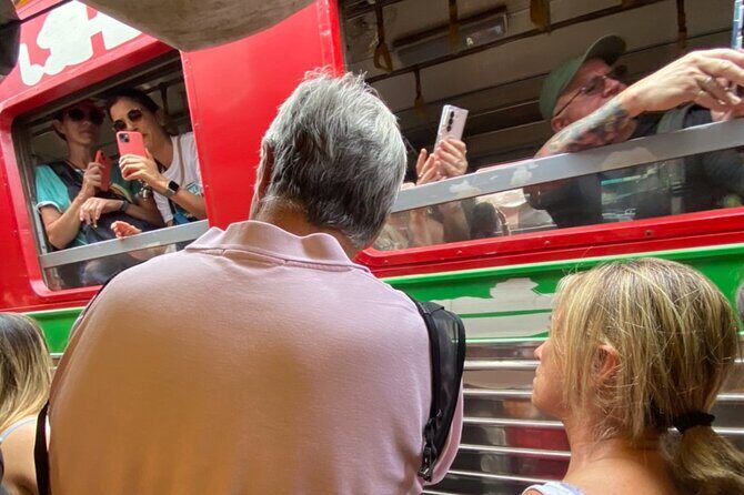 One Day SUVTour Bangkok landmark until Railway & Floating market. - The Itinerary Break-Down