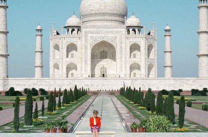 One day Taj mahal tour - Luxury hotel 1 night and Breakfast - Cab - Guide - Key Points