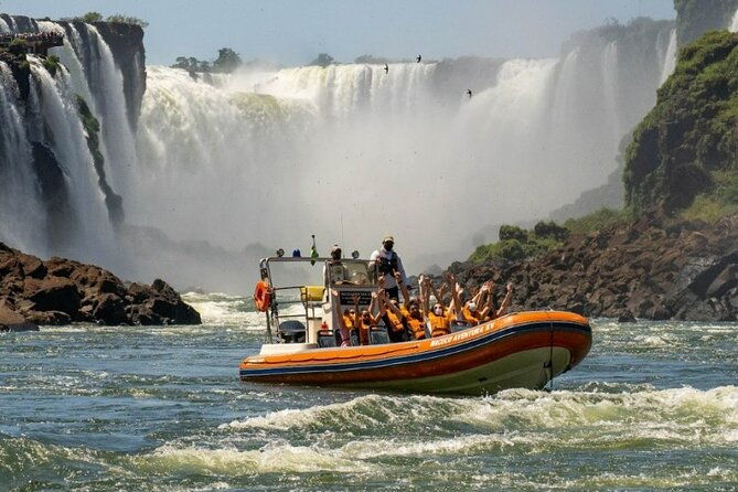 one-day-tour-brazilian-falls-macuco-safari-and-bird-park