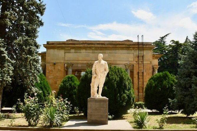 one-day-tour-in-ancient-mtskheta-gori-and-uplistsikhe