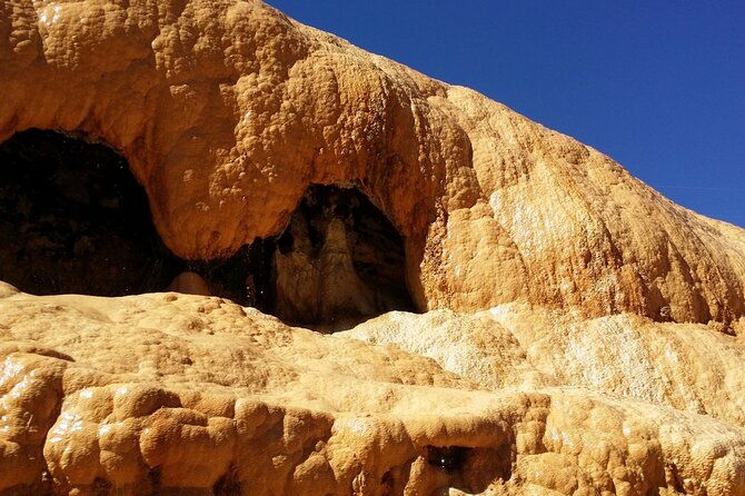 one-day-tour-in-kazbegi-mountains