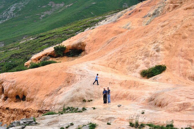one-day-tour-in-kazbegi-mountains