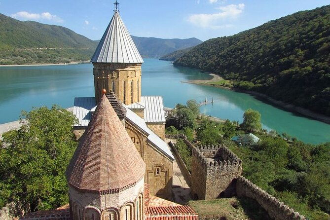 one-day-tour-to-the-magnificent-kazbegi