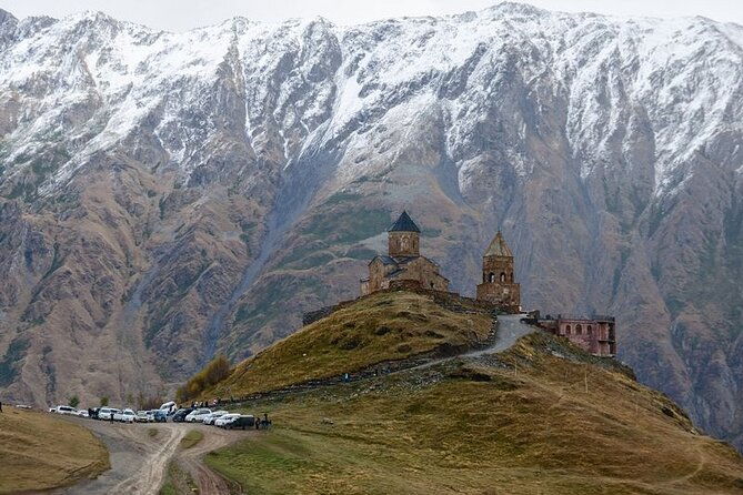 one-day-tour-to-the-magnificent-kazbegi