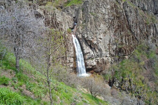 One-Day Trekking to Gusgarf Waterfall - Exploring the Landscape and Itinerary