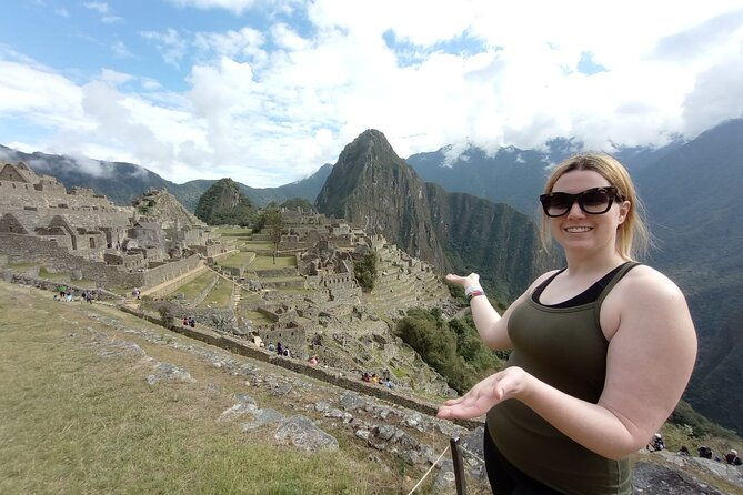 one-day-visit-to-machu-picchu-by-luxurious-vistadome-train