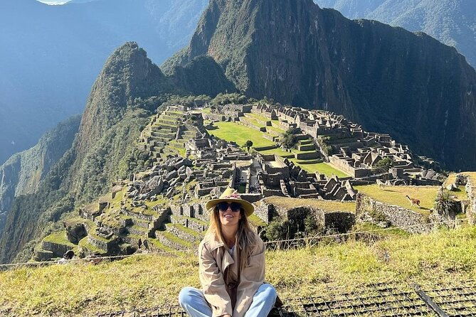 one-day-visit-to-machu-picchu-by-luxurious-vistadome-train