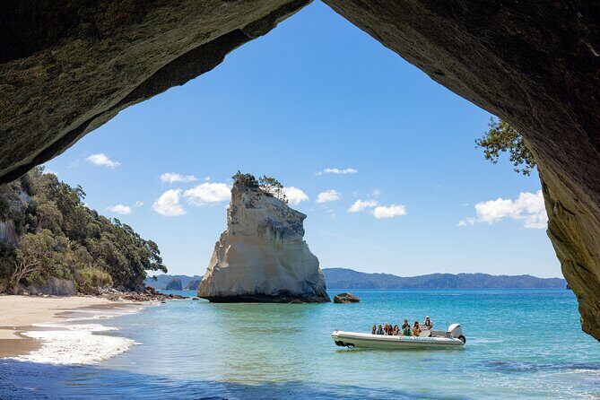 One Hour Cathedral Cove Boat Tour in Hahei - Exploring the Coastal Wonders of Cathedral Cove by Boat