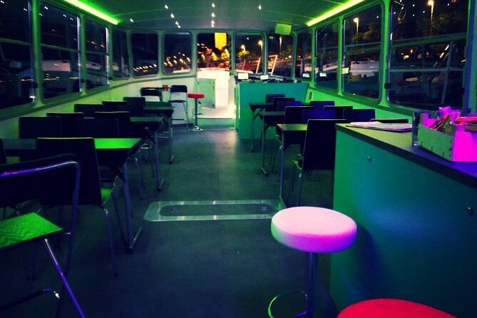 one-hour-hen-or-stag-private-party-boat-budapest-with-unlimited-beer-and-wine