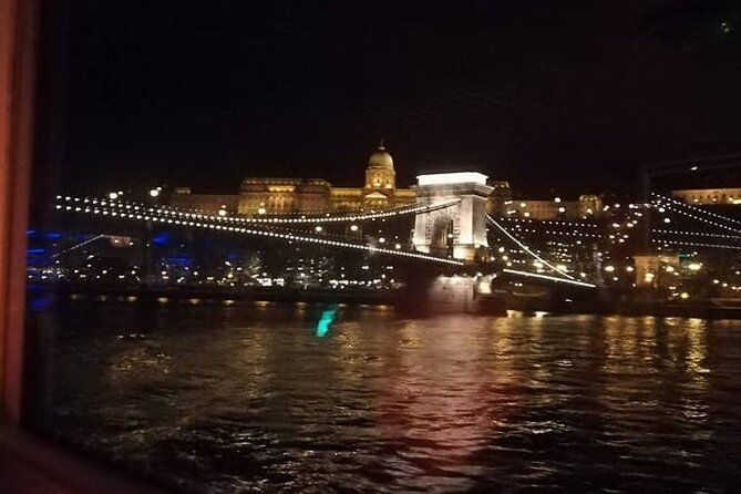 one-hour-hen-or-stag-private-party-boat-budapest-with-unlimited-beer-and-wine