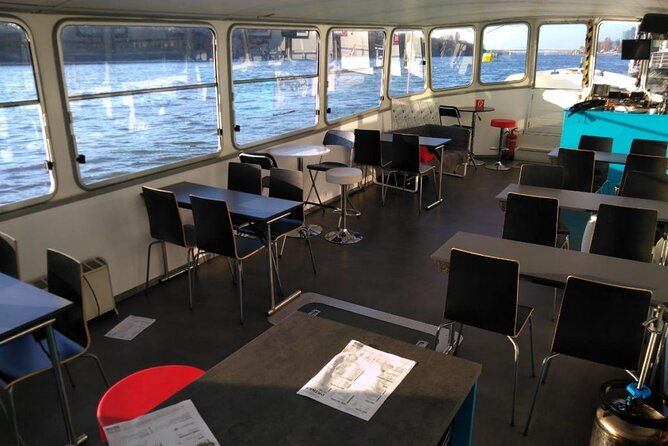 one-hour-hen-or-stag-private-party-boat-budapest-with-unlimited-beer-and-wine