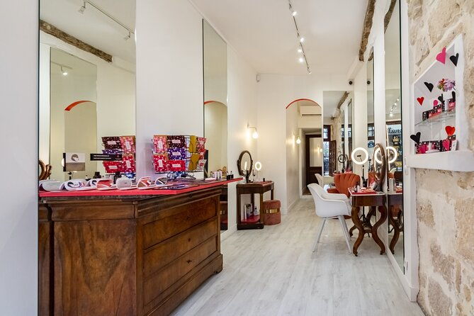 one-hour-private-makeup-class-with-a-pro-makeup-artist